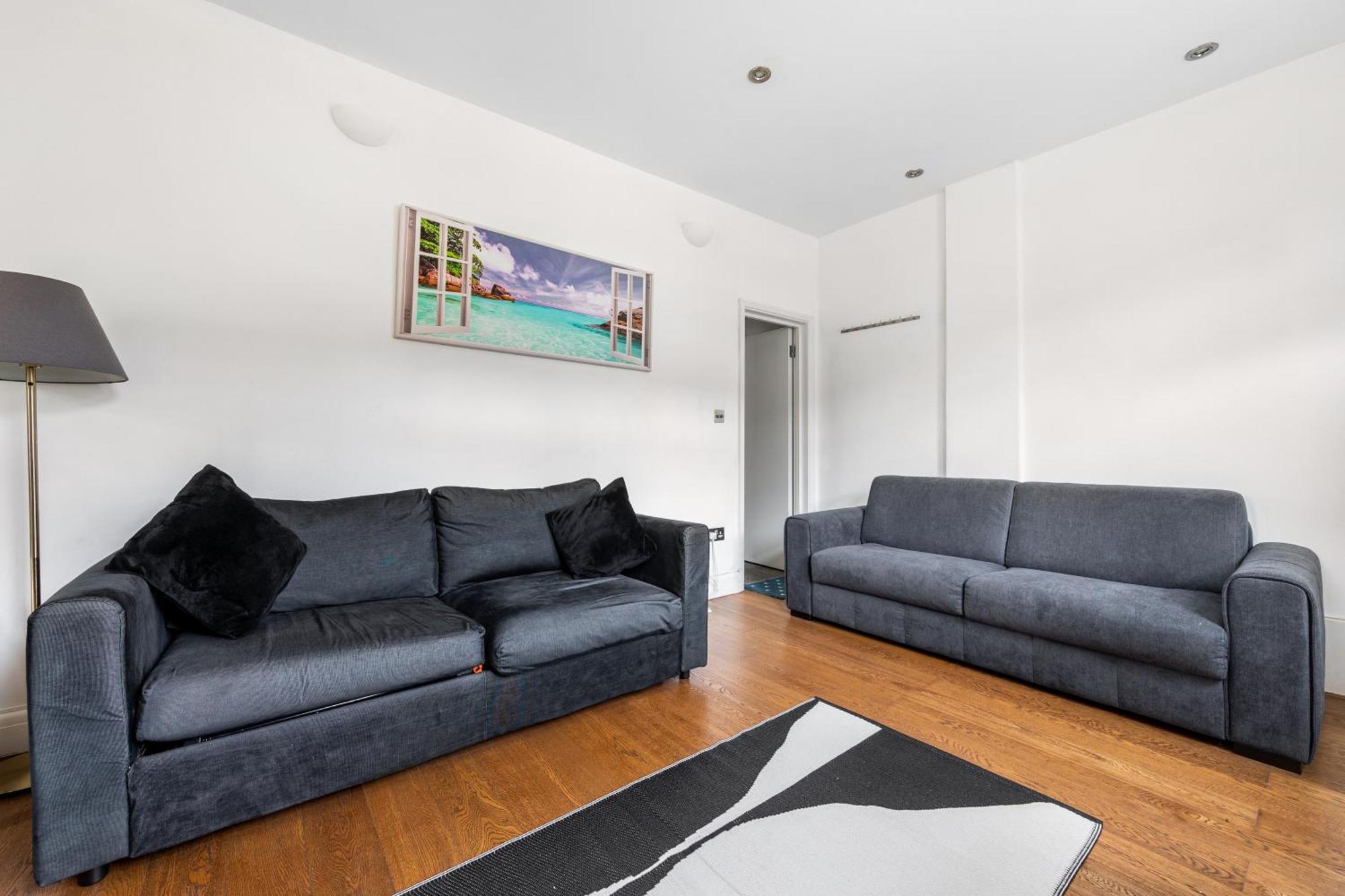 Spacious 2 Bed 2 Bath Apartment With Free Parking For 2 Cars And Underground Station Zone 2 For Quick Access To Central London Up To 10 Guests Ngoại thất bức ảnh
