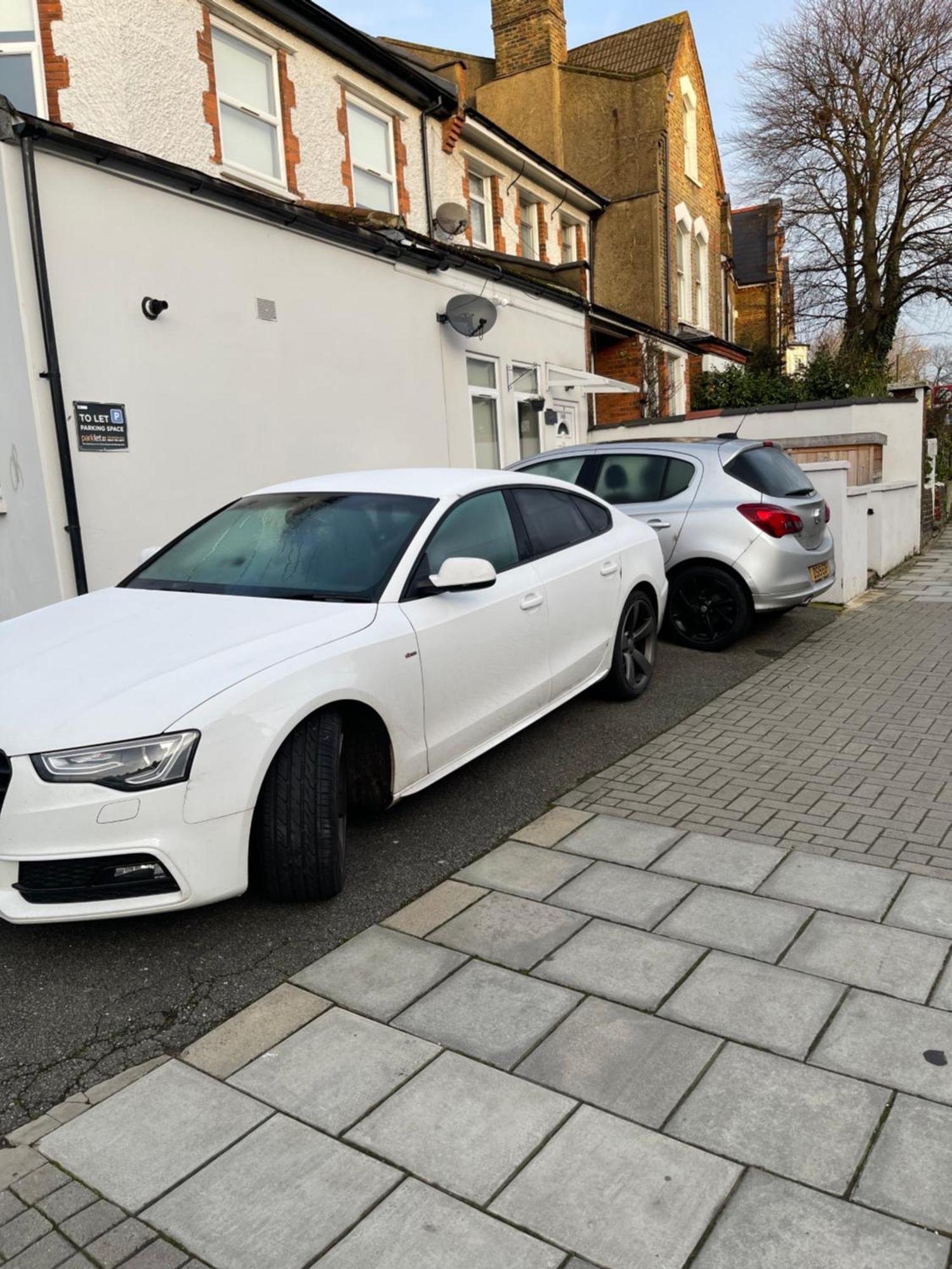 Spacious 2 Bed 2 Bath Apartment With Free Parking For 2 Cars And Underground Station Zone 2 For Quick Access To Central London Up To 10 Guests Ngoại thất bức ảnh